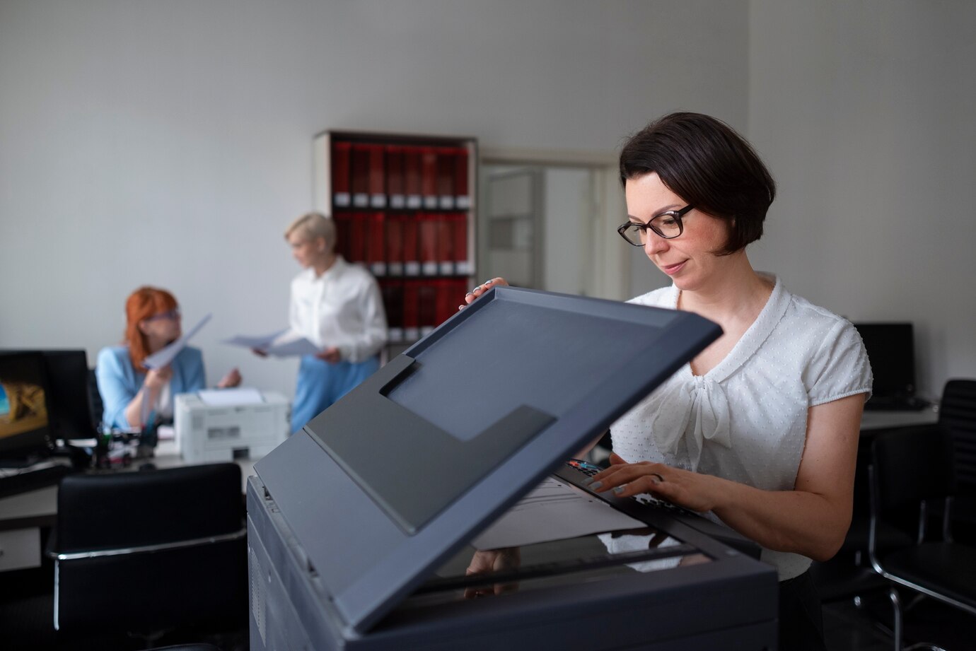 Trusted HP Printer distributor in Russia installing multifunction printer